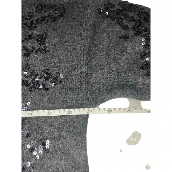 New York and Company Long Sleeve Crew Neck, Heathered Gray, in XXL - Picture 8 of 9